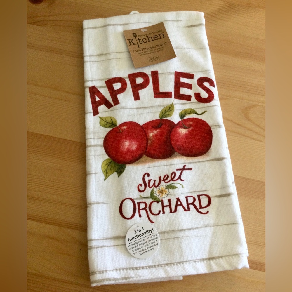 Kitchen Towel with Apple Design
